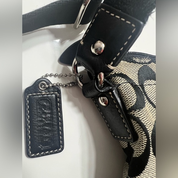 Coach crossbody small purse - Picture 4 of 8